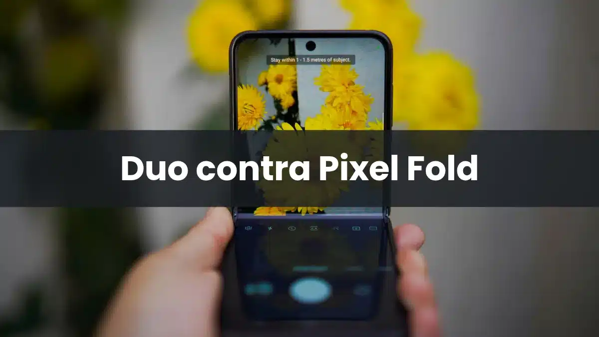 Manos sosteniendo un móvil plegable abierto sobre un fondo oscuro, ilustrando la comparativa entre iPhone Duo y Pixel 11 Pro Fold