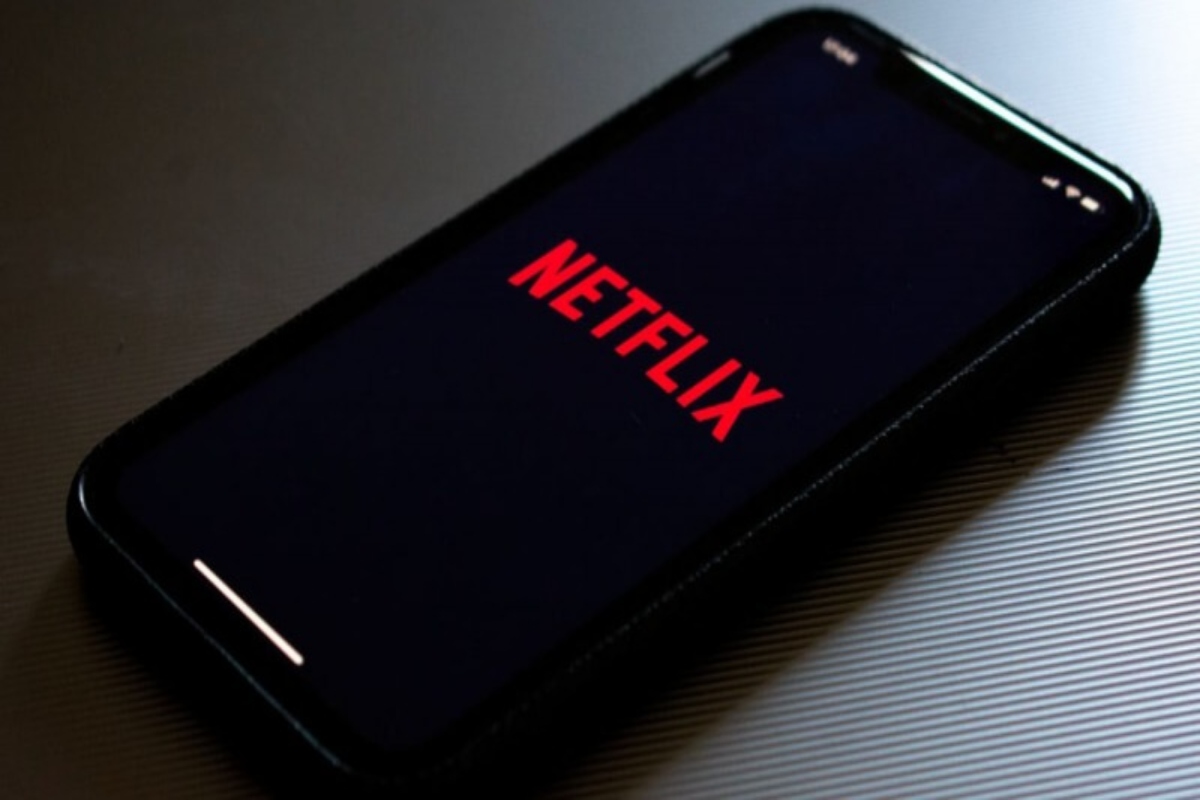 Con el nuevo modo audio de Netflix podrás escuchar programas con la pantalla apagada. Aplicaciones Android